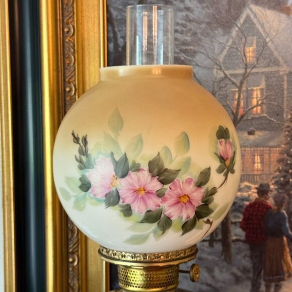 Antique Ornate Brass Parlor Oil Lamp W/ Cherubs Alabaster Base Hand Painted Glas - Picture 3 of 10